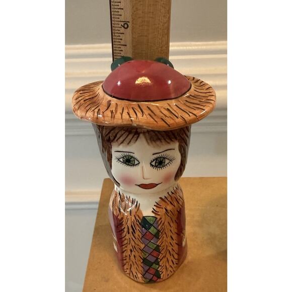 Ganz Pati’s People Hand Painted Ceramic Lady Salt Pepper Shakers Whimsical - Picture 5 of 7